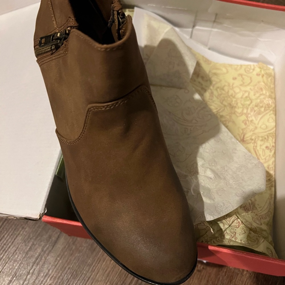 American Rag Abby ankle booties created for Macy’s size 8 women’s